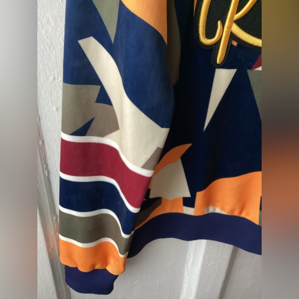 Switch Remarkable Kings Sweatshirt - Picture 2 of 9